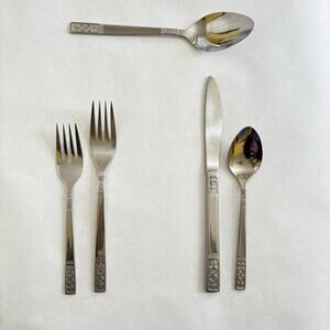 Customcraft Stainless Flatware 50 8 Place Settings Fork Spoon Knife Fleur de Lis